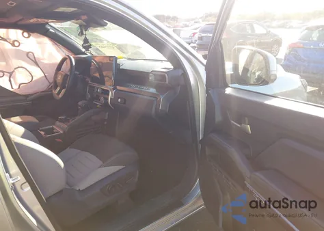 2024 Toyota Tacoma Trd Off Road z USA, uszkodzony, nr VIN 3TYLB5JN3RT005464